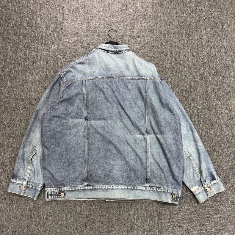 Balenciaga Balenciaga Vintage Distressed Denim Jacket-yf Size US M / EU 48-50 / 2 - 2 Thumbnail
