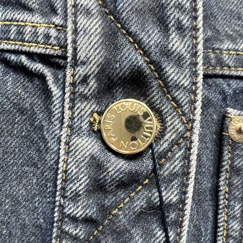 Louis Vuitton Louis Vuitton Denim Jacket with Logo Size US M / EU 48-50 / 2 - 4 Thumbnail