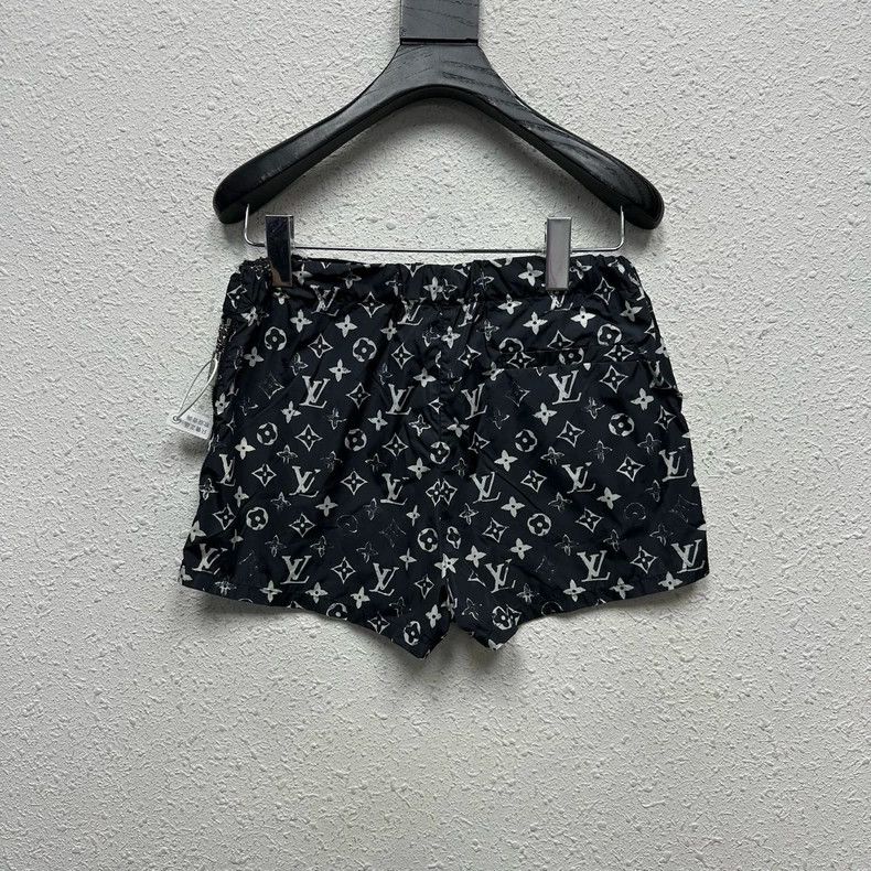 Louis Vuitton Louis Vuitton Black and White Shorts Size US 36 / EU 52 - 2 Thumbnail