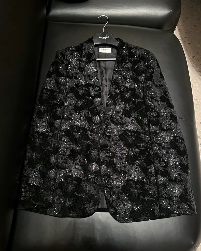 Saint Laurent Paris Elegant Velvet Blazer with Embroidered Flowers Size US L / EU 52-54 / 3 - 6 Thumbnail