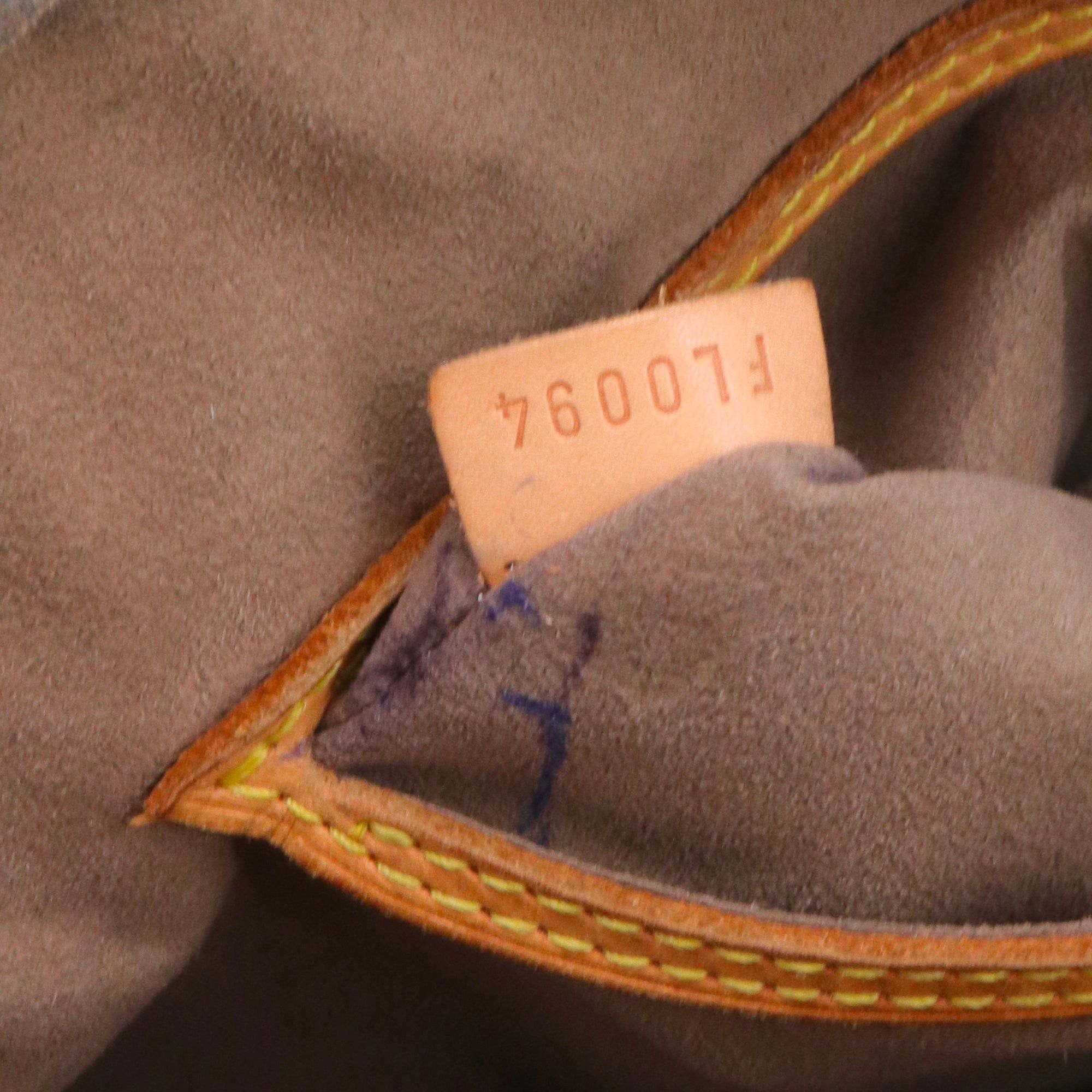 Louis Vuitton LOUIS VUITTON - Louis Vuitton x Murakami Alma PM handbag in multicolored monogrammed canvas Size ONE SIZE - 9 Thumbnail