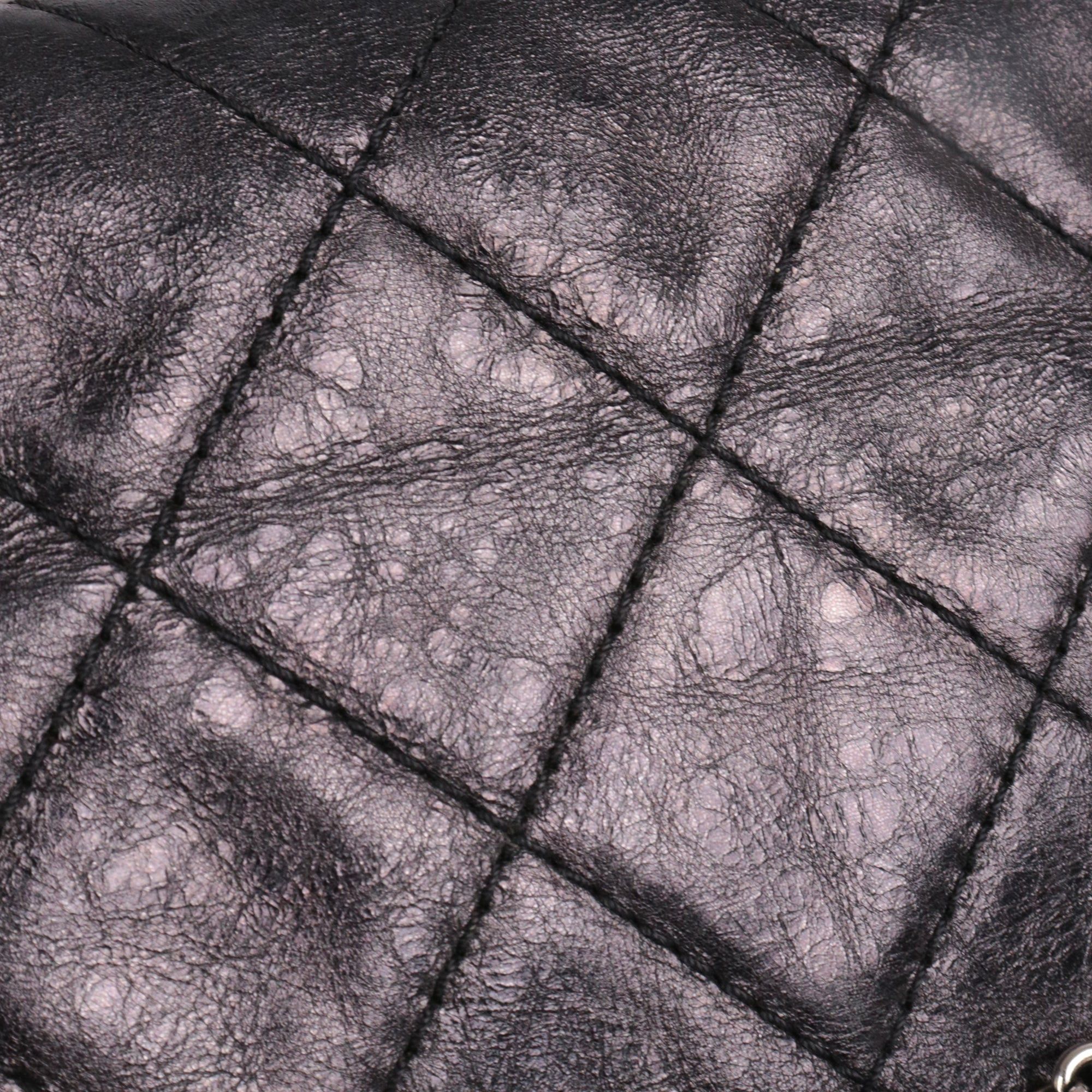 CHANEL - Chanel Maxi 2.55 shoulder bag in black crinkled leather