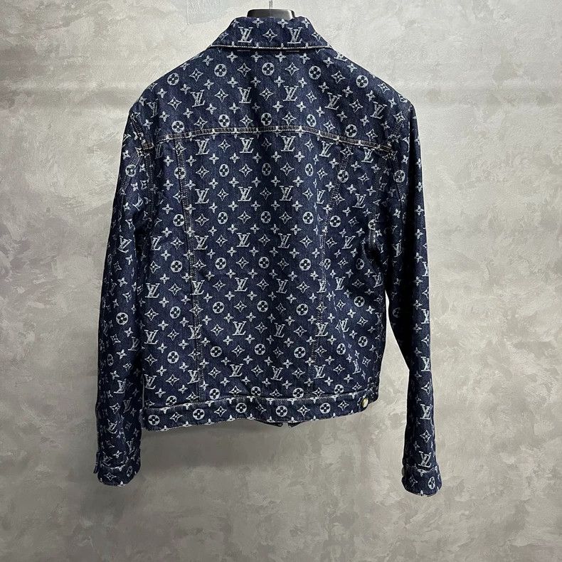 Louis Vuitton Louis Vuitton Denim Jacket with Logo Design Size US M / EU 48-50 / 2 - 5 Thumbnail