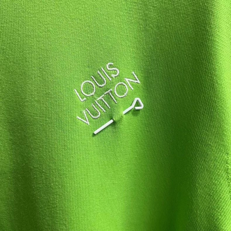 Louis Vuitton Louis Vuitton Green Short Sleeve Logo Tee Size US M / EU 48-50 / 2 - 3 Thumbnail