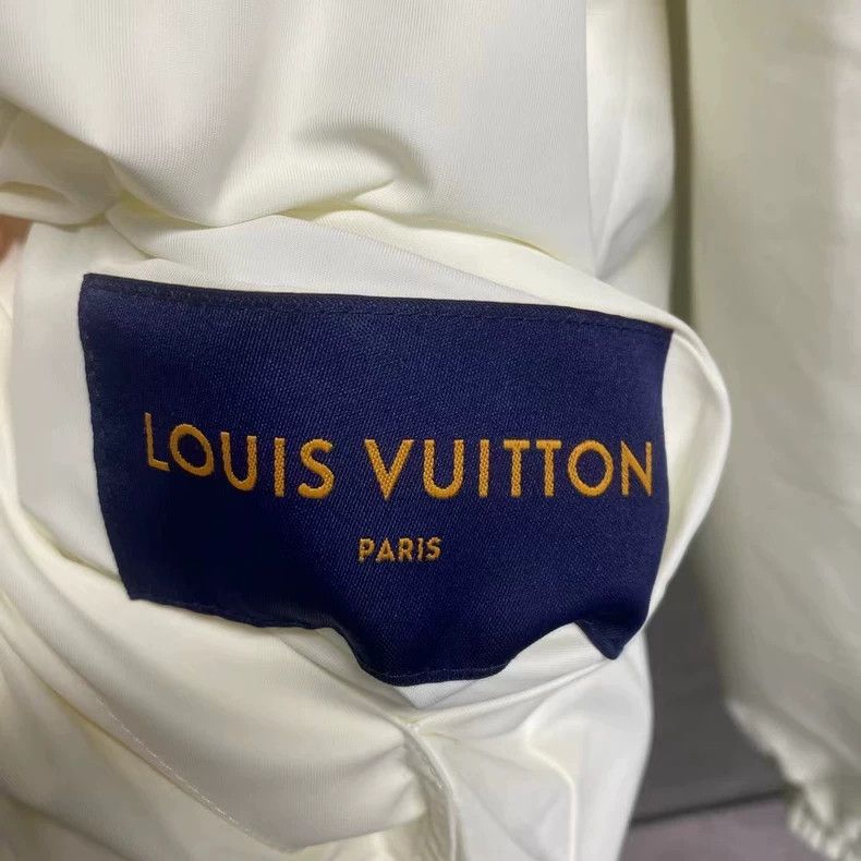 Louis Vuitton Louis Vuitton White Logo Windbreaker Jacket Size US M / EU 48-50 / 2 - 7 Thumbnail