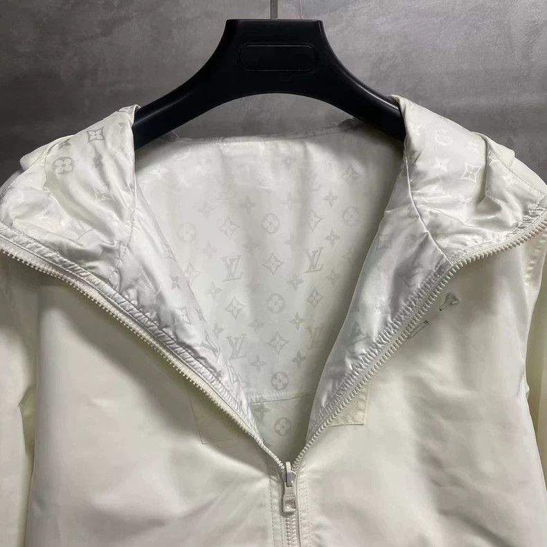 Louis Vuitton Louis Vuitton White Logo Windbreaker Jacket Size US M / EU 48-50 / 2 - 5 Thumbnail