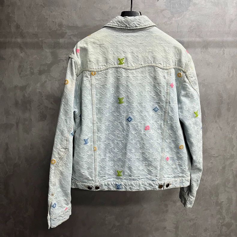 Louis Vuitton Louis Vuitton Blue Logo Embroidered Denim Jacket Size US L / EU 52-54 / 3 - 5 Thumbnail
