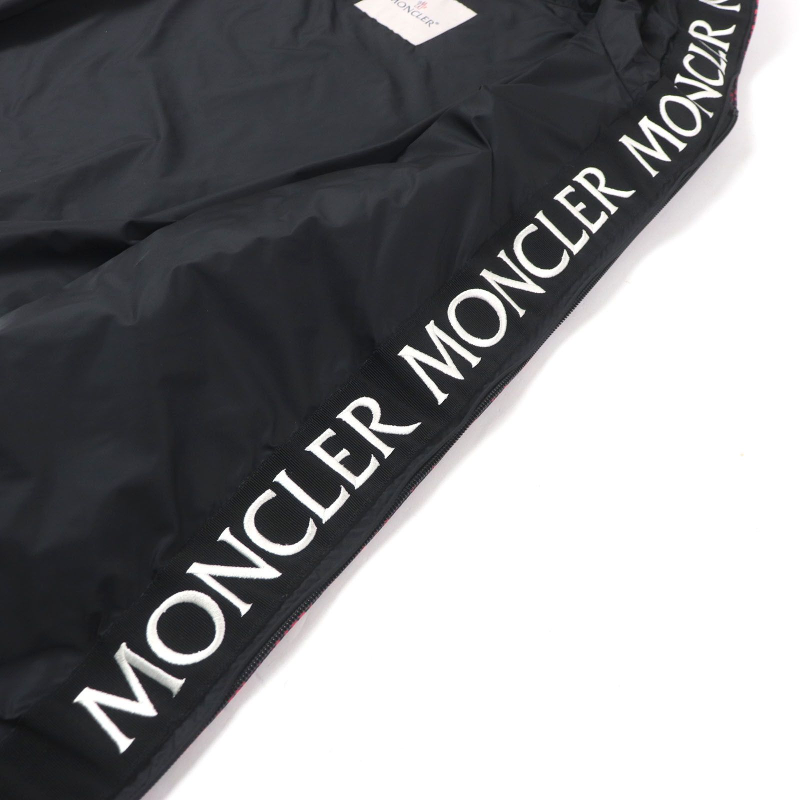 Moncler Moncler Moncler SIAGNE GIUBBOTTO Nylon Hooded Jacket Others Outerwear F10911B72600 539UR Size ONE SIZE - 9 Thumbnail