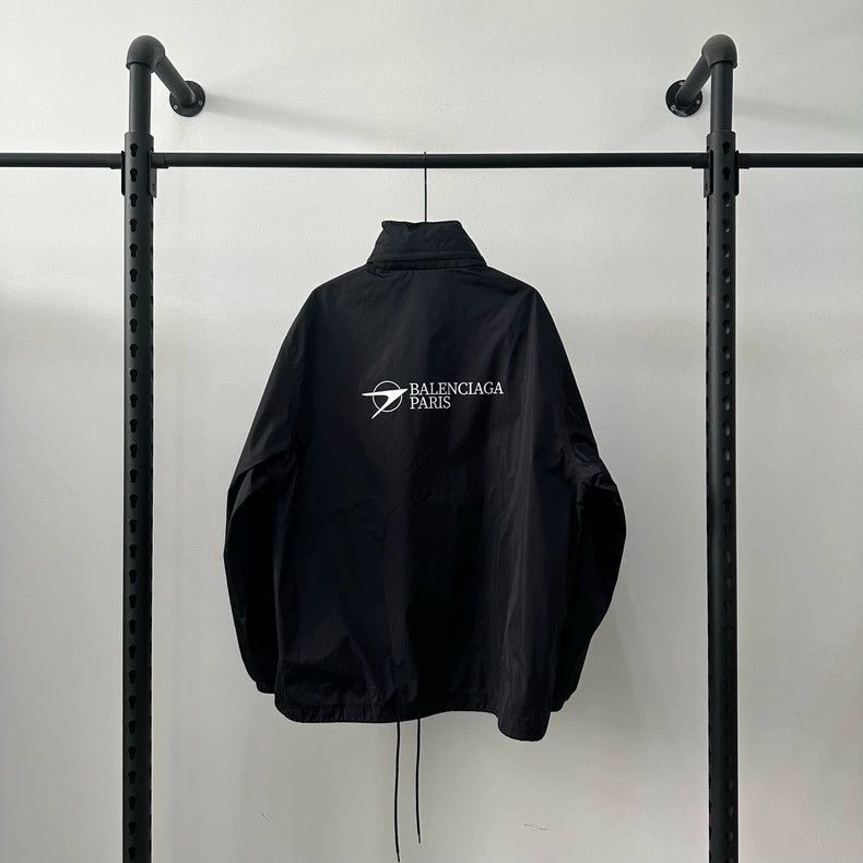 Balenciaga Balenciaga SS21 Logo Windbreaker Jacket Size US S / EU 44-46 / 1 - 2 Thumbnail