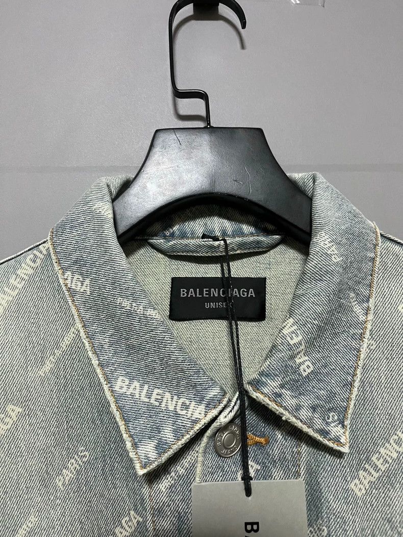 Balenciaga Balenciaga Distressed Logo Denim Jacket Size US S / EU 44-46 / 1 - 3 Thumbnail