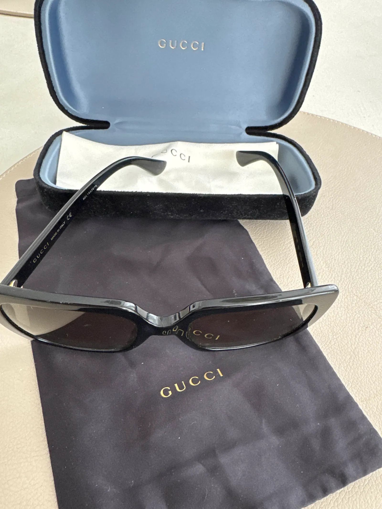 Gucci Gucci GG 0418S 001 Sunglasses Size ONE SIZE - 3 Thumbnail
