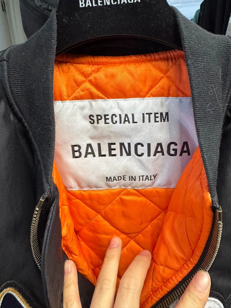 Balenciaga Balenciaga x NASA Bomber Jacket Size US M / EU 48-50 / 2 - 4 Thumbnail