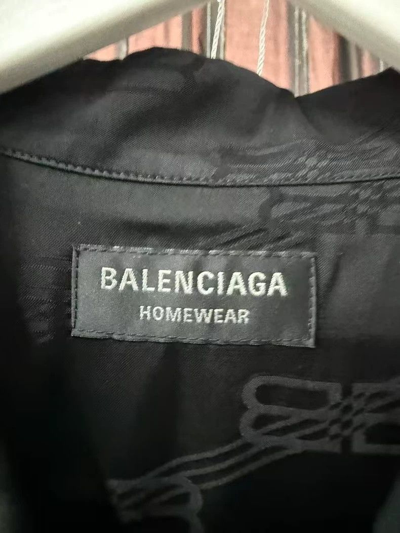 Balenciaga Balenciaga Silk Short Sleeve Shirt Size US M / EU 48-50 / 2 - 5 Thumbnail