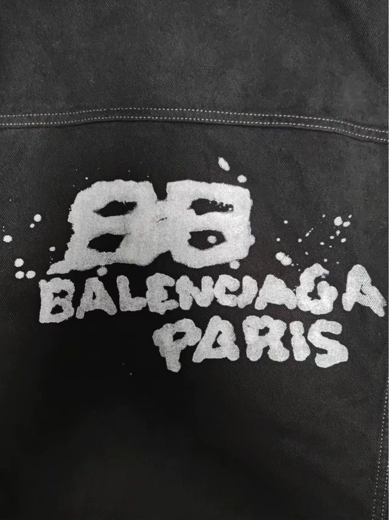 Balenciaga Balenciaga Graffiti Distressed Denim Jacket Size US M / EU 48-50 / 2 - 3 Thumbnail