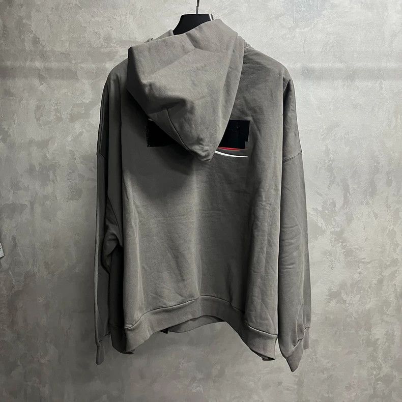 Balenciaga Balenciaga Gray Logo Hoodie for Sale Size US M / EU 48-50 / 2 - 5 Thumbnail