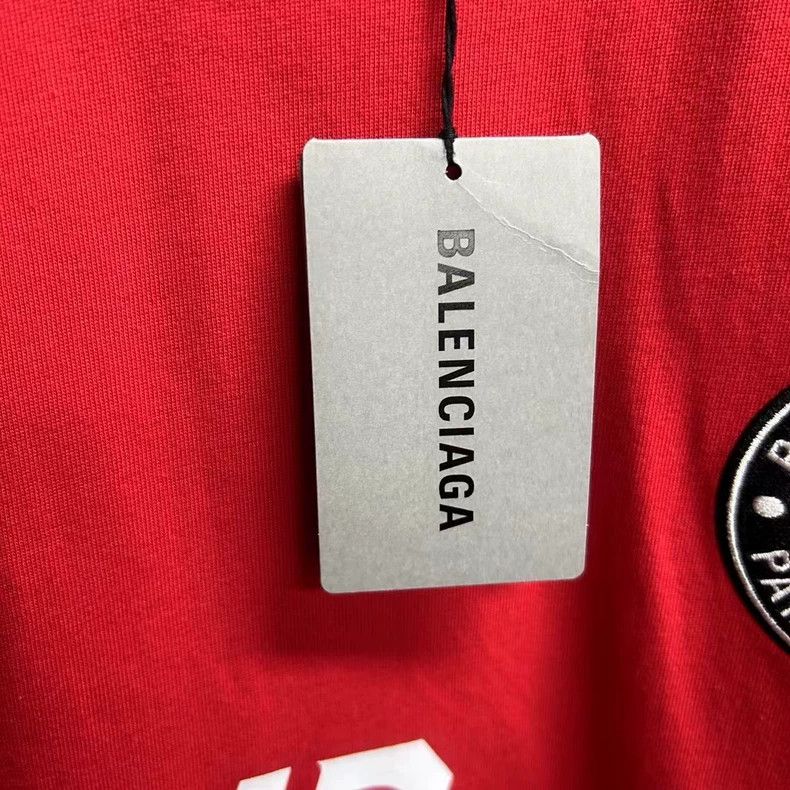 Balenciaga Balenciaga Red Short Sleeve Football Shirt Size US M / EU 48-50 / 2 - 5 Thumbnail