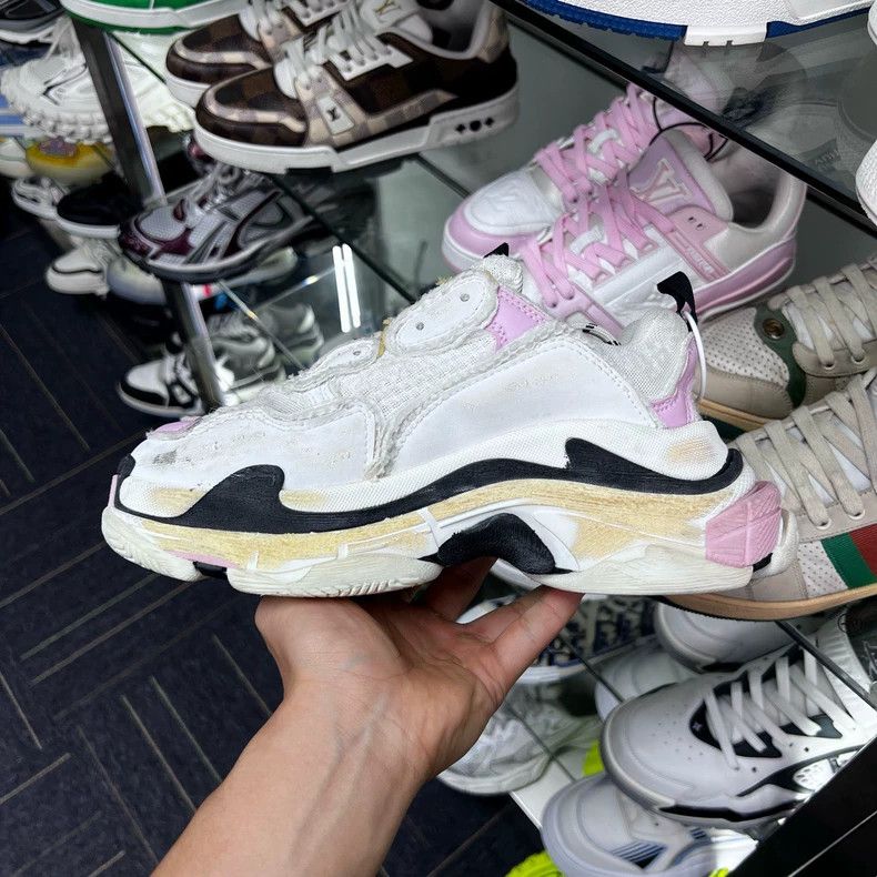 Balenciaga Balenciaga Triple S Sneakers White Pink Size US 10 / EU 43 - 4 Thumbnail