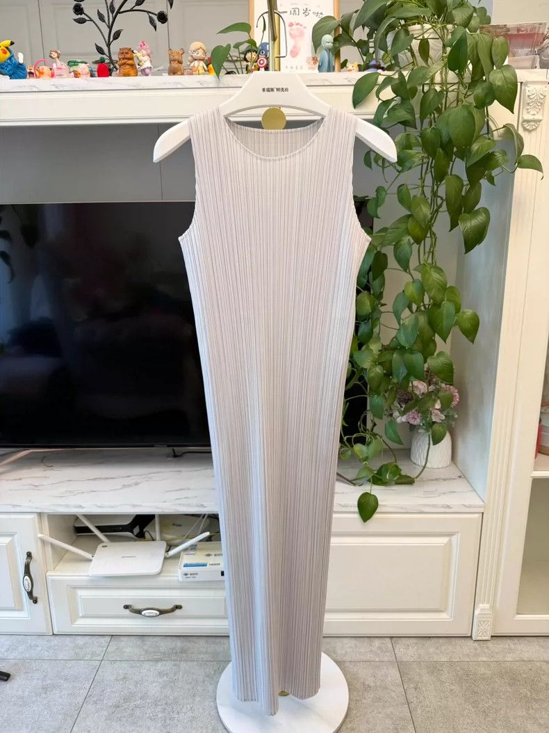 Issey Miyake Classic Issey Miyake Dress in Light Gray-yf Size 24" / US 00 / IT 34 - 2 Thumbnail