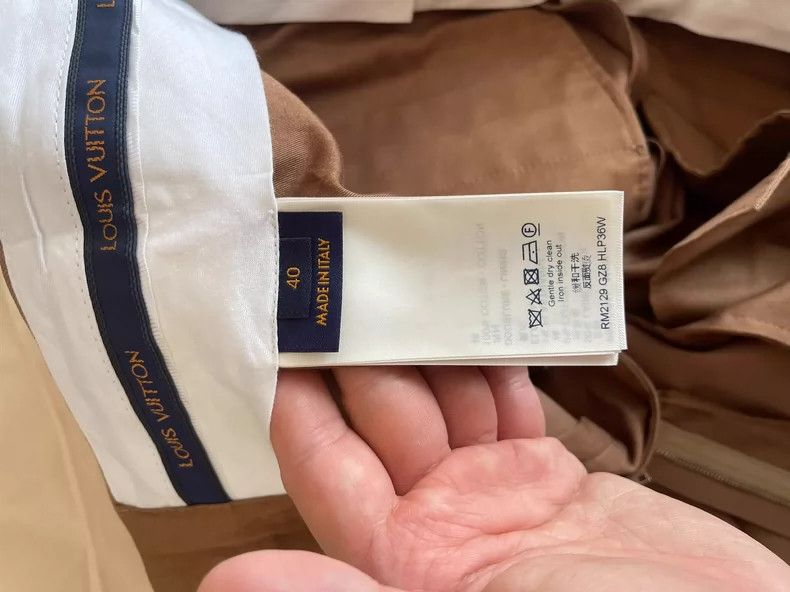 Louis Vuitton LV Stylish Suit Set with Unique Design Size L / US 10 / IT 46 - 9 Thumbnail