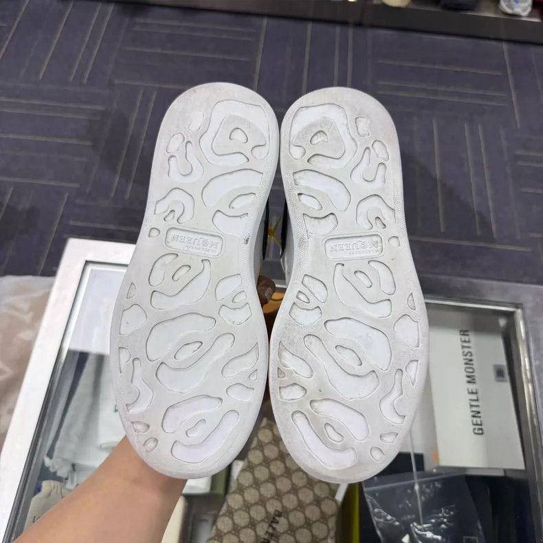 Alexander McQueen Alexander McQueen Leaf Embroidered Sneakers Size 39 Size US 8 / EU 41 - 4 Thumbnail