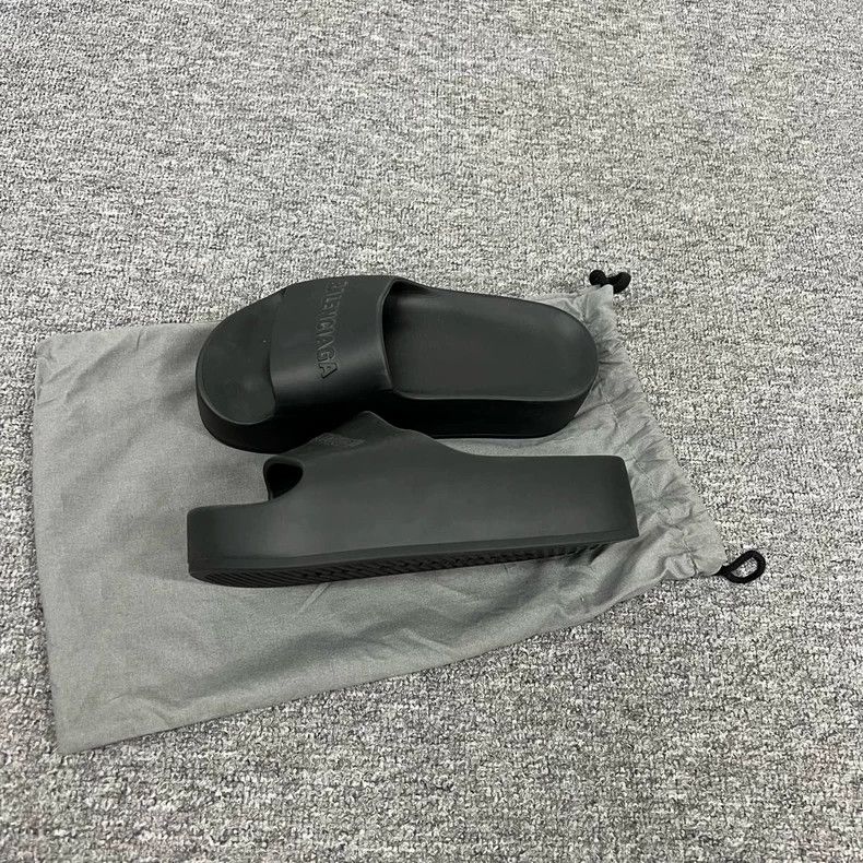 Balenciaga Balenciaga Chunky Slide Sandals Size 37 Size US 7 / IT 37 - 2 Thumbnail