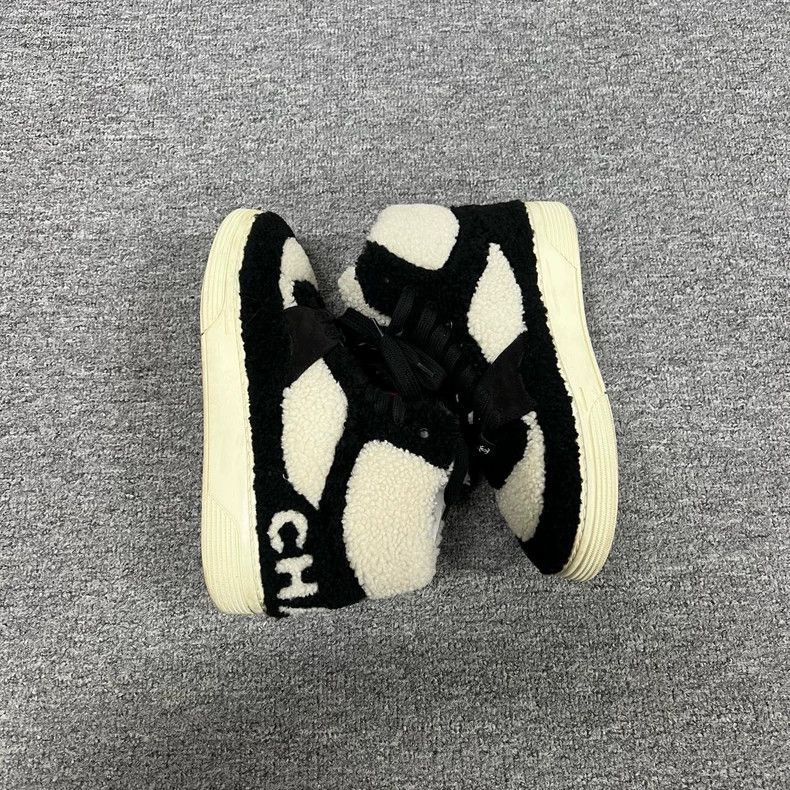 Chanel Chanel High-Top Teddy Bear Panda Sneakers Size US 8 / IT 38 - 3 Thumbnail