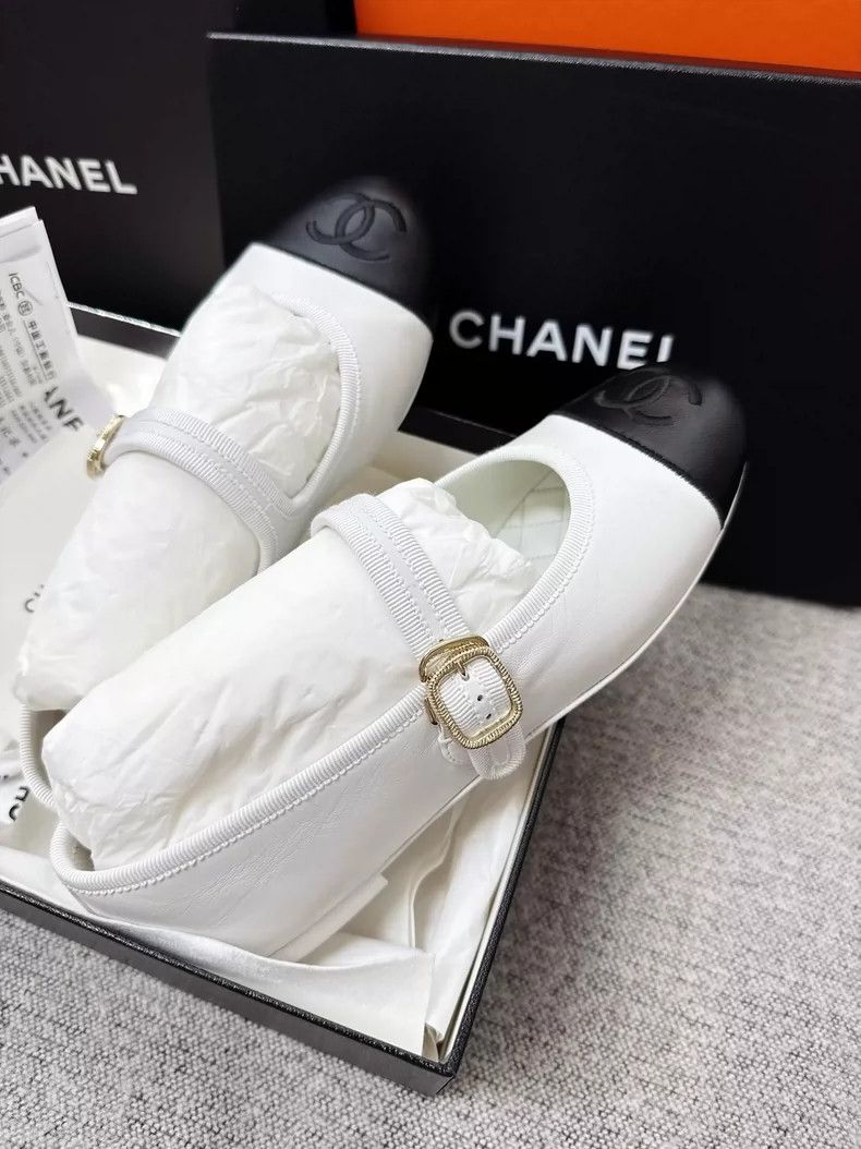 Chanel Chanel White and Black Mary Jane Flat Shoes Size US 8 / IT 38 - 2 Thumbnail