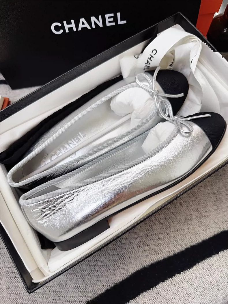 Chanel Chanel Silver and Black Ballet Flats Size US 8 / IT 38 - 9 Thumbnail