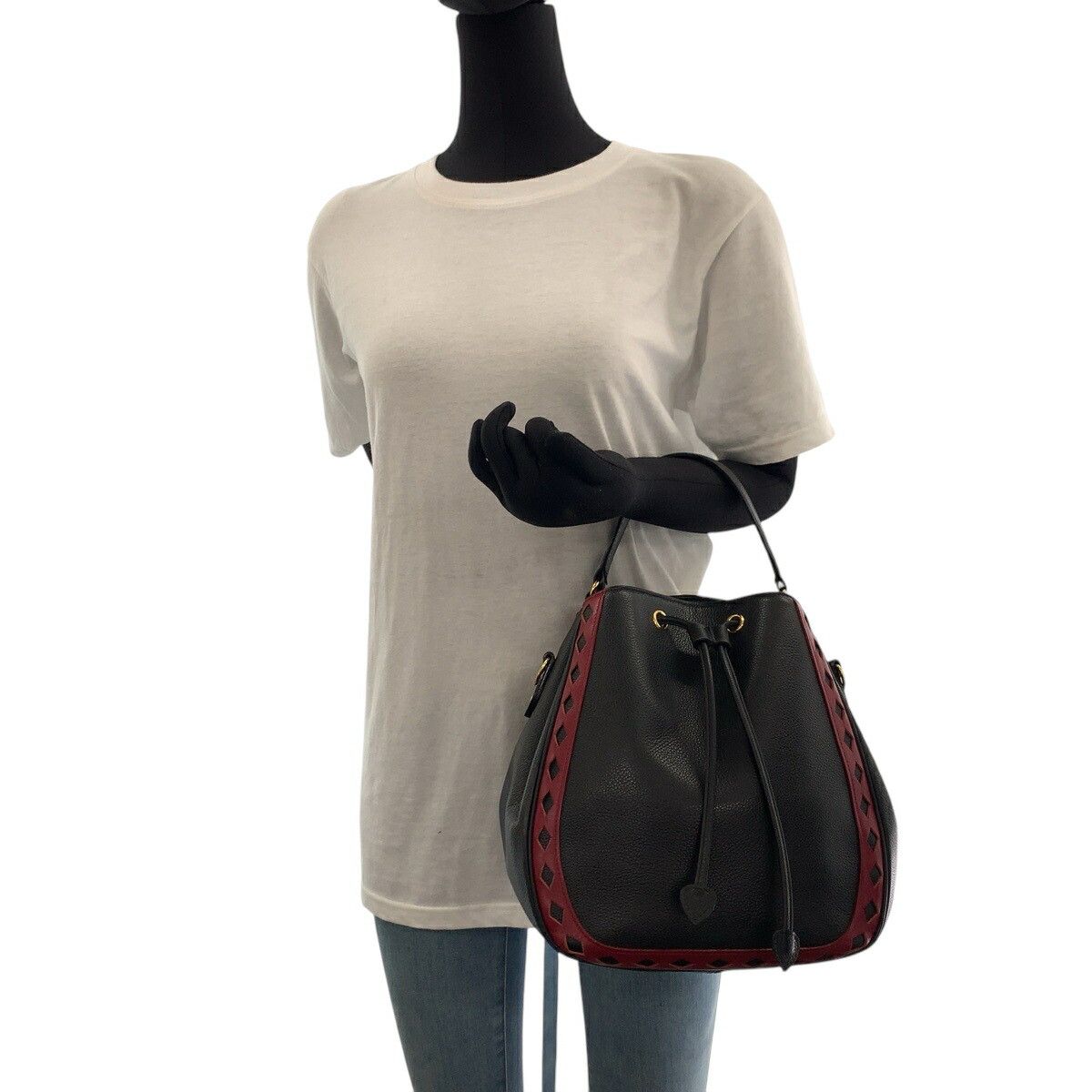 Yves Saint Laurent Yves Saint Laurent Yves Saint Laurent Leather 2way Bag Leather Shoulder Bag DUTY FREE for USA Size ONE SIZE - 7 Thumbnail
