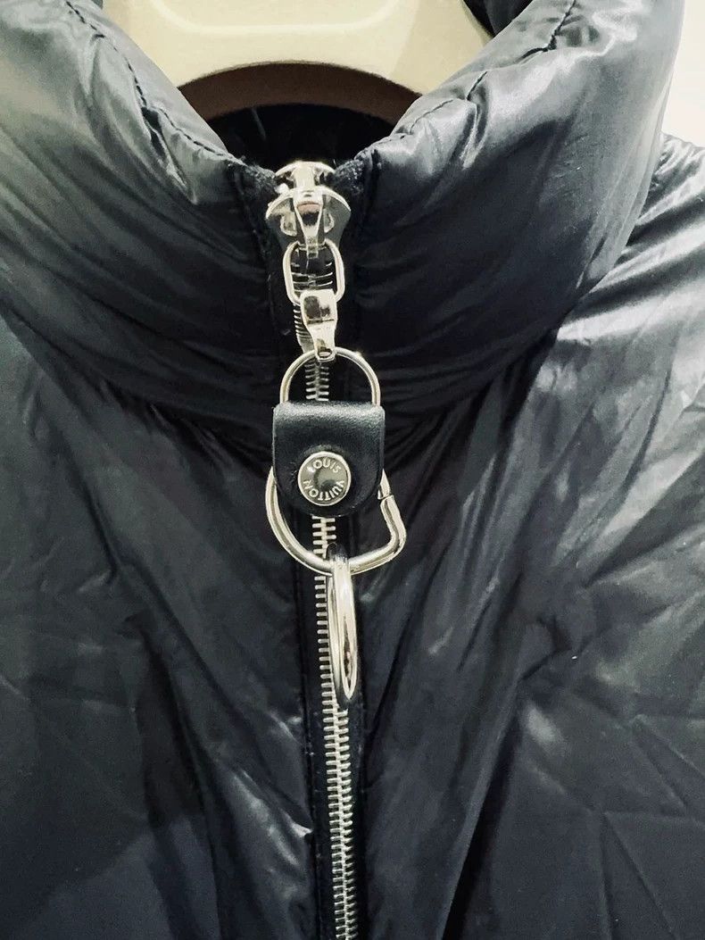 Louis Vuitton Louis Vuitton Down Jacket for Women Size US M / EU 48-50 / 2 - 3 Thumbnail