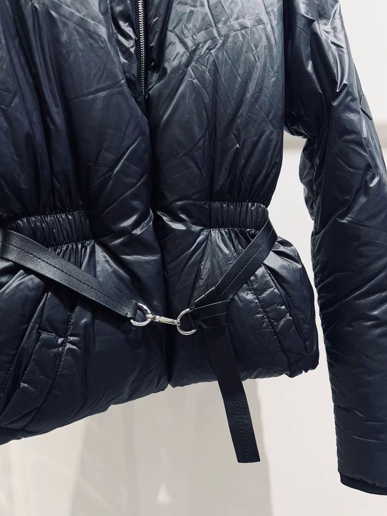 Louis Vuitton Louis Vuitton Down Jacket for Women Size US M / EU 48-50 / 2 - 7 Thumbnail