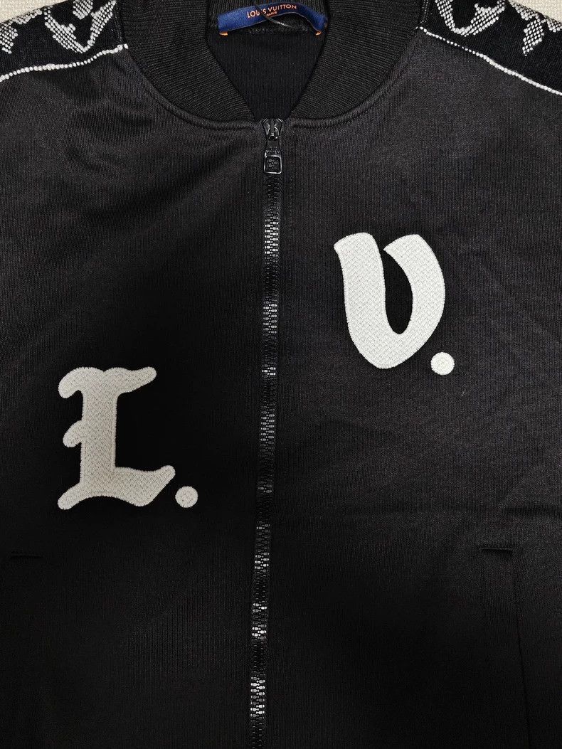 Louis Vuitton Louis Vuitton Black Logo Zip Jacket Size US XS / EU 42 / 0 - 4 Thumbnail