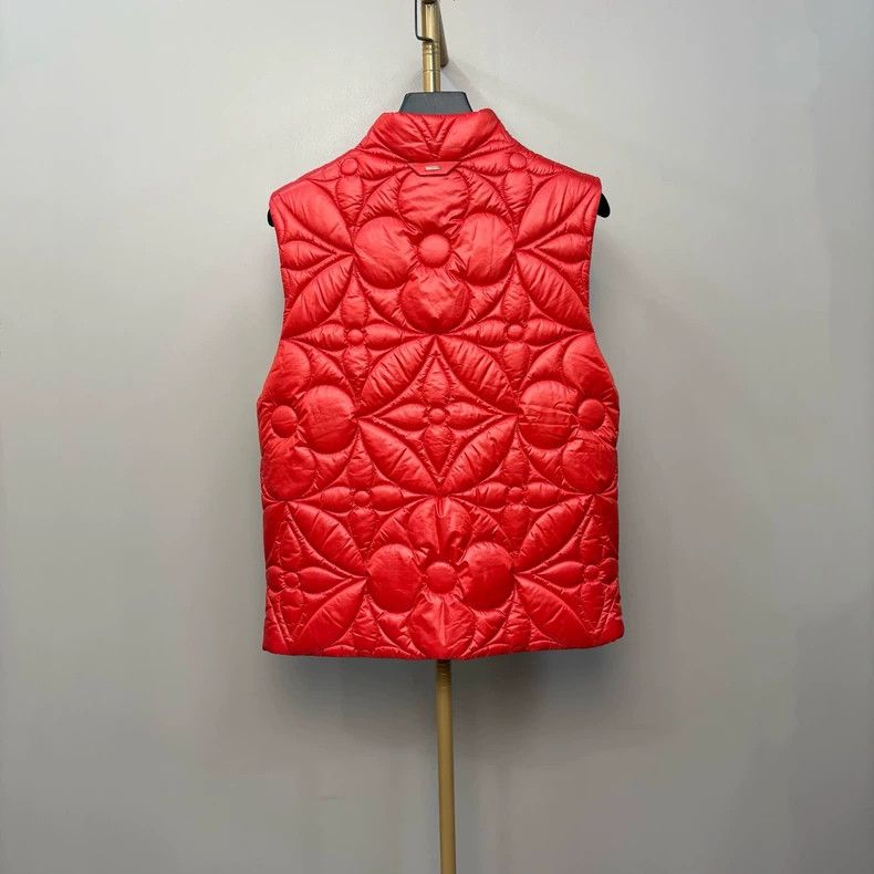 Louis Vuitton Louis Vuitton Red Puffer Vest Size US M / EU 48-50 / 2 - 2 Thumbnail