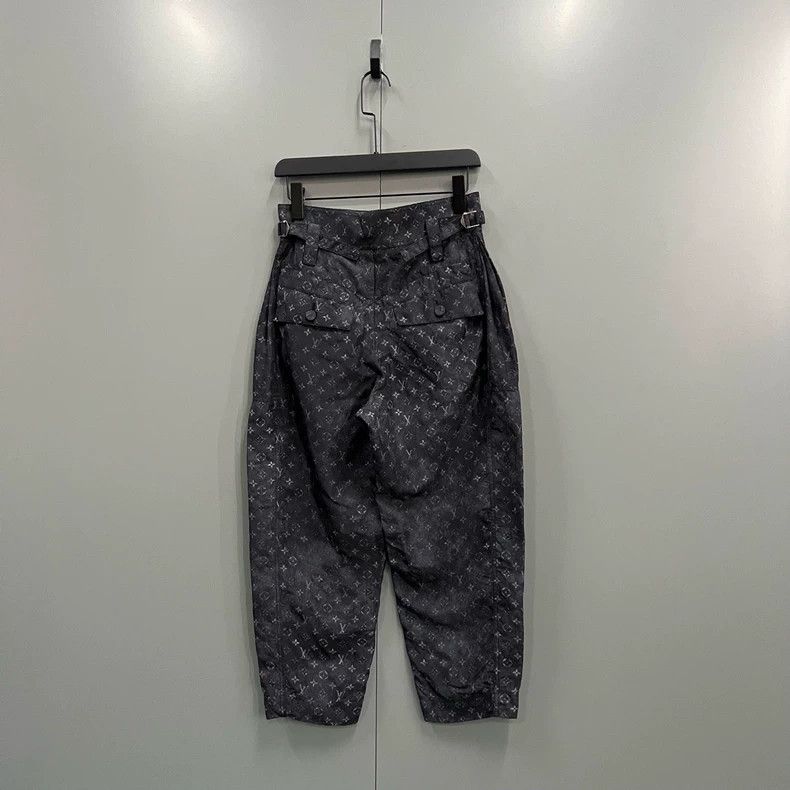 Louis Vuitton Louis Vuitton High-Waisted Trousers for Sale Size US 36 / EU 52 - 2 Thumbnail