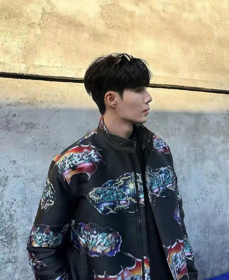 Louis Vuitton Louis Vuitton Graffiti Embroidered Jacket Size US L / EU 52-54 / 3 - 7 Thumbnail