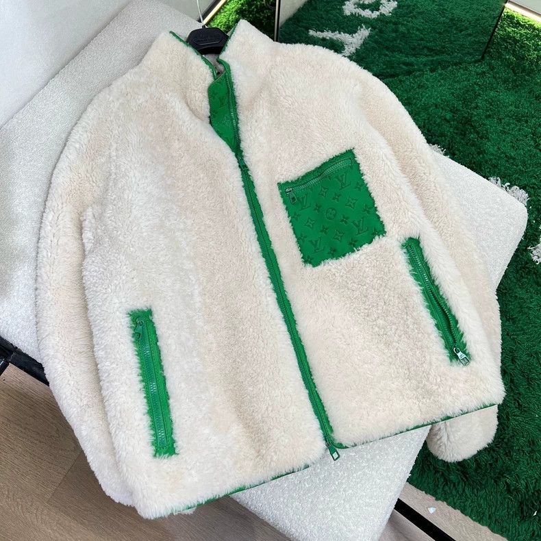 Louis Vuitton Louis Vuitton White Green Fur Jacket Size US L / EU 52-54 / 3 - 6 Thumbnail