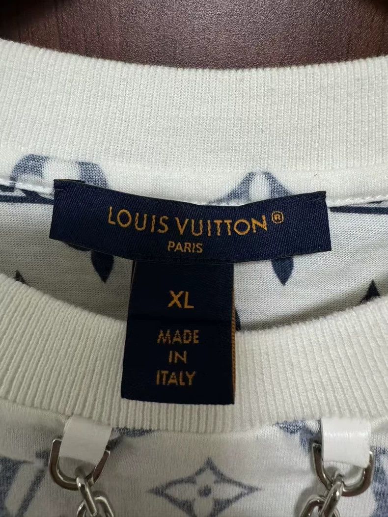 Louis Vuitton Louis Vuitton White Logo Printed T-Shirt Size US XL / EU 56 / 4 - 3 Thumbnail