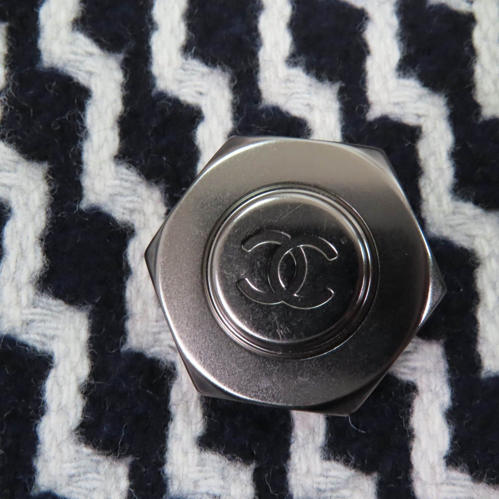 Chanel Chanel Chanel Hexagon COCO Button Zigzag Pattern Wool Coat Others Outerwear P59081V39106 DUTY FREE for USA Size ONE SIZE - 6 Thumbnail
