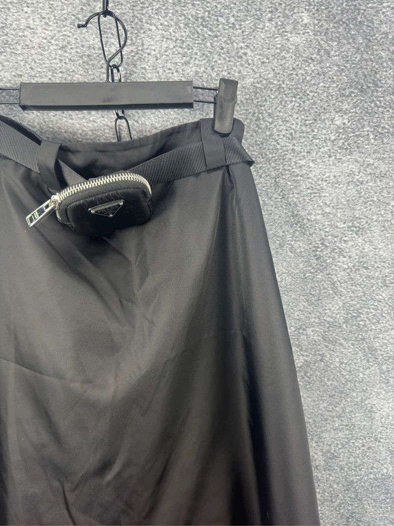 Prada Prada Mid-Length Skirt in Black Color Size US 31 - 4 Thumbnail