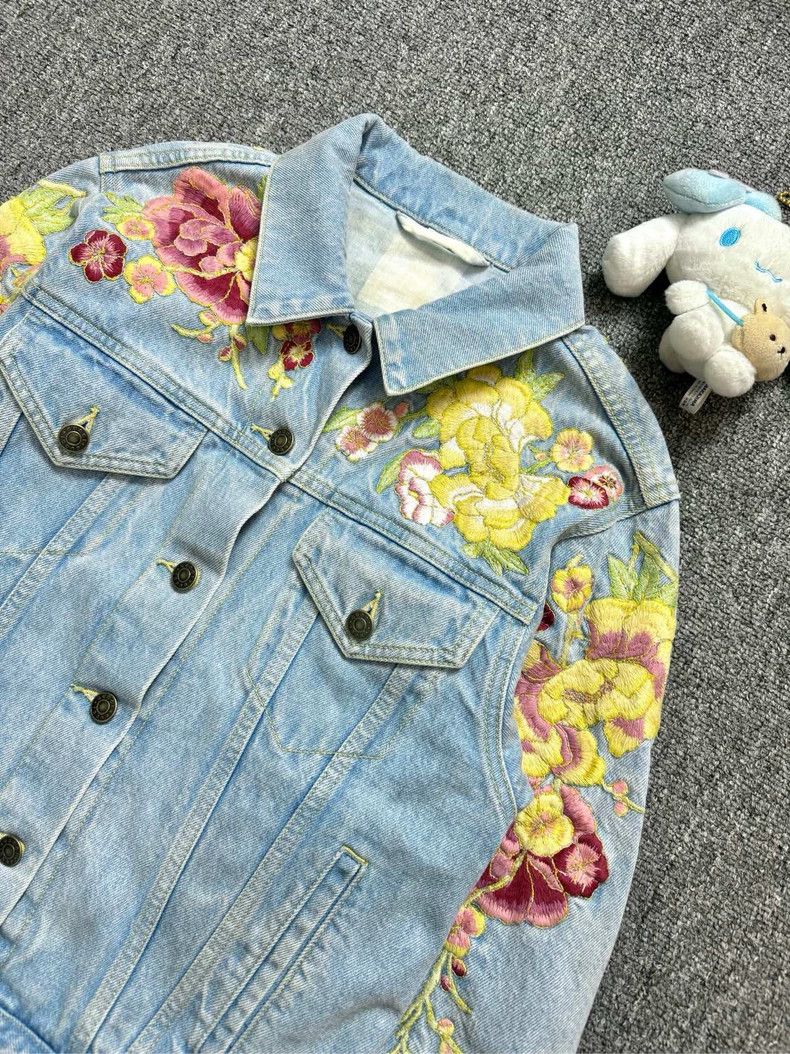 Gucci Blue Floral Embroidered Denim Jacket Size US M / EU 48-50 / 2 - 2 Thumbnail