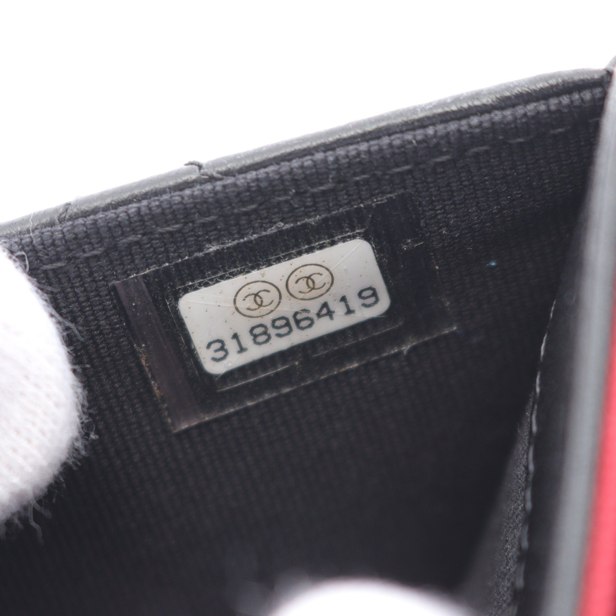 Chanel Chanel Chanel19 Matelasse Card Case Lambskin Black Gold Hardware Size ONE SIZE - 5 Thumbnail