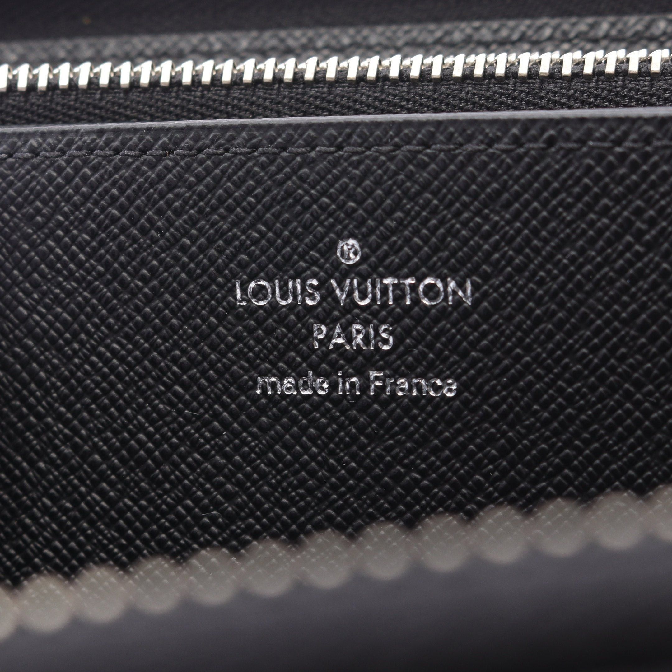 Louis Vuitton Louis Vuitton Zippy Wallet Epi Noir Round Zipper Long Leather Black Size ONE SIZE - 4 Thumbnail