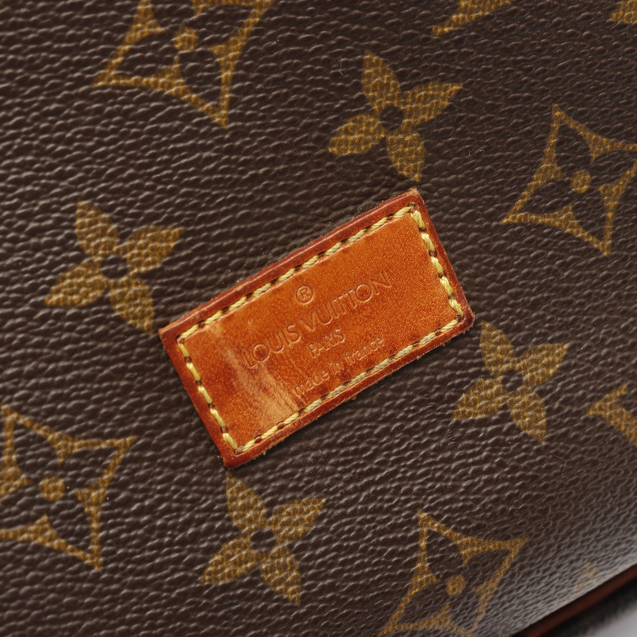 Louis Vuitton Louis Vuitton Saumur 30 Monogram Shoulder Bag Leather Brown Size ONE SIZE - 4 Thumbnail