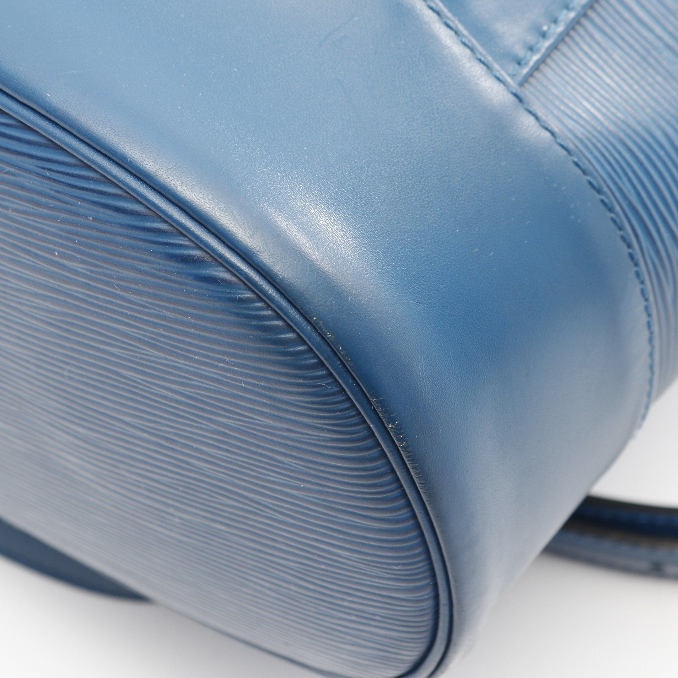 Louis Vuitton Louis Vuitton Randonnee Pm Epi Toledo Blue Shoulder Bag Leather Size ONE SIZE - 9 Thumbnail
