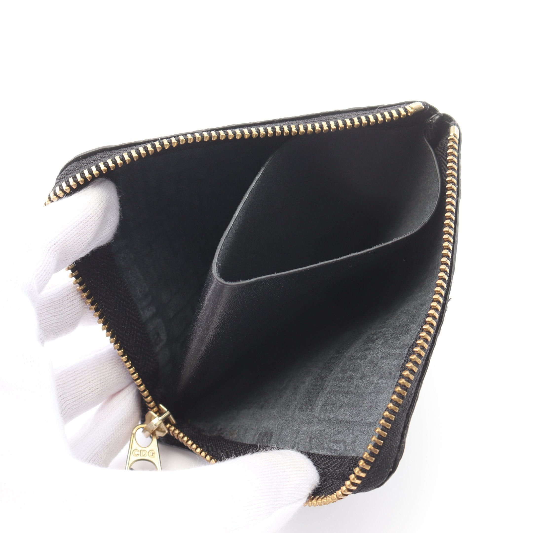 Comme des Garcons Comme Des Garcons Embossed Logotype L-Shaped Zipper Wallet Coin Purse Leather Black Size ONE SIZE - 3 Thumbnail
