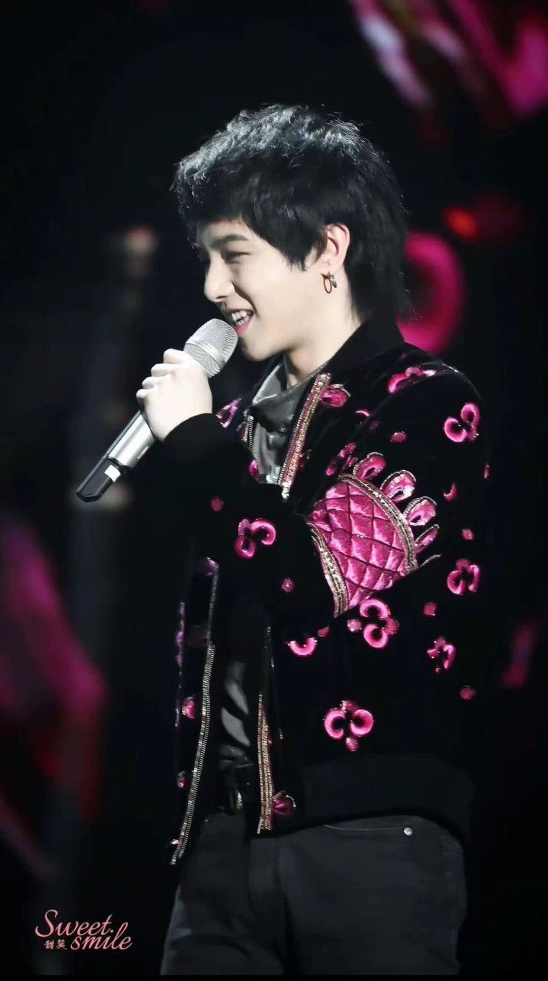 Saint Laurent Paris Saint Laurent Velvet Embroidered Teddy Jacket Size US L / EU 52-54 / 3 - 5 Thumbnail
