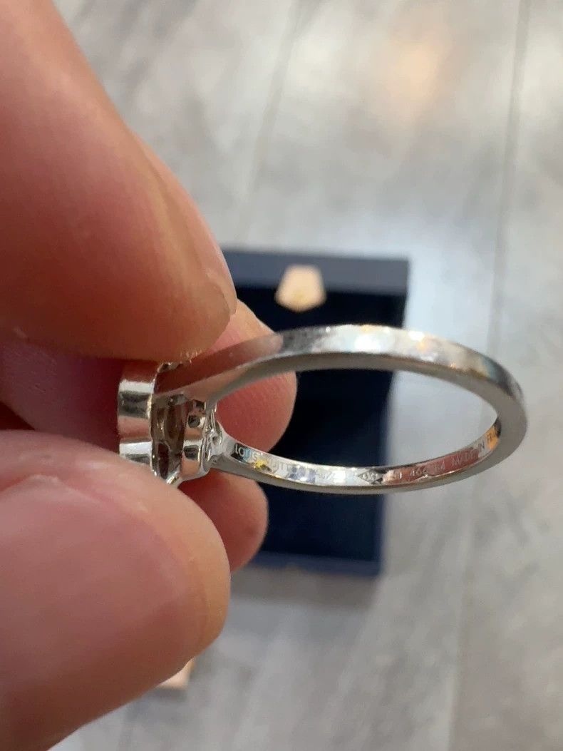 Louis Vuitton Louis Vuitton Four Leaf Clover Diamond Ring Size ONE SIZE - 7 Thumbnail