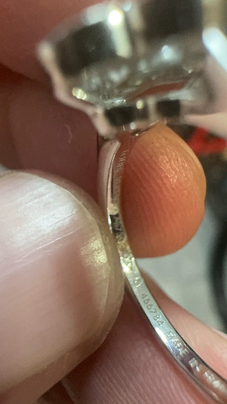 Louis Vuitton Louis Vuitton Four Leaf Clover Diamond Ring Size ONE SIZE - 9 Thumbnail