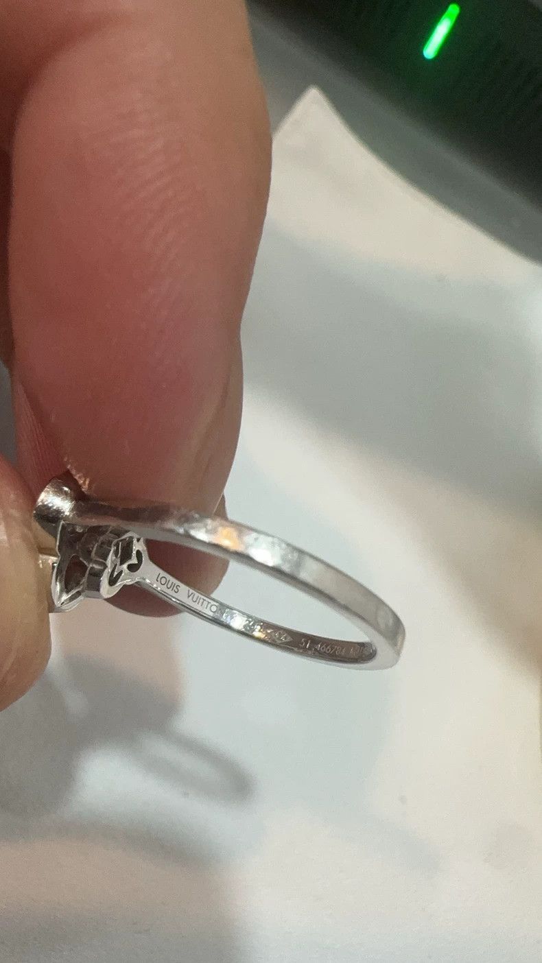 Louis Vuitton Louis Vuitton Four Leaf Clover Diamond Ring Size ONE SIZE - 8 Thumbnail