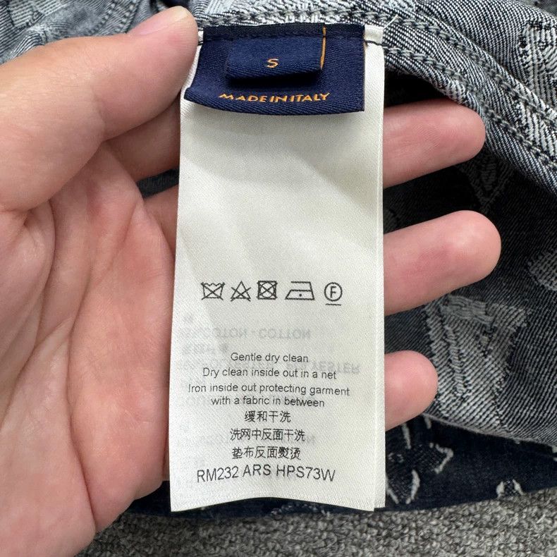 Louis Vuitton Louis Vuitton Denim Shirt with Pattern-yf Size US S / EU 44-46 / 1 - 4 Thumbnail